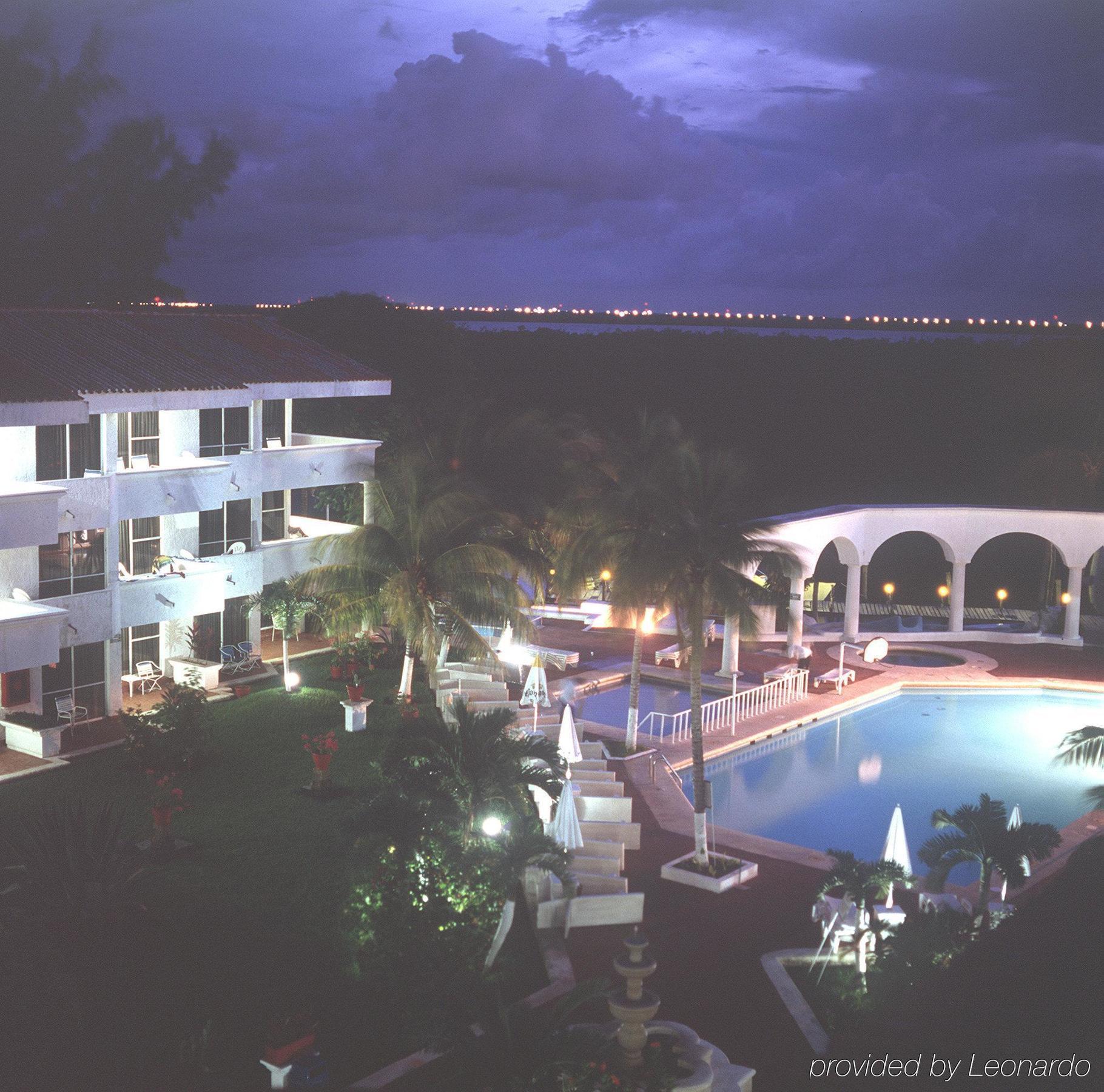 The Caribbean Princess Cancun Exterior photo